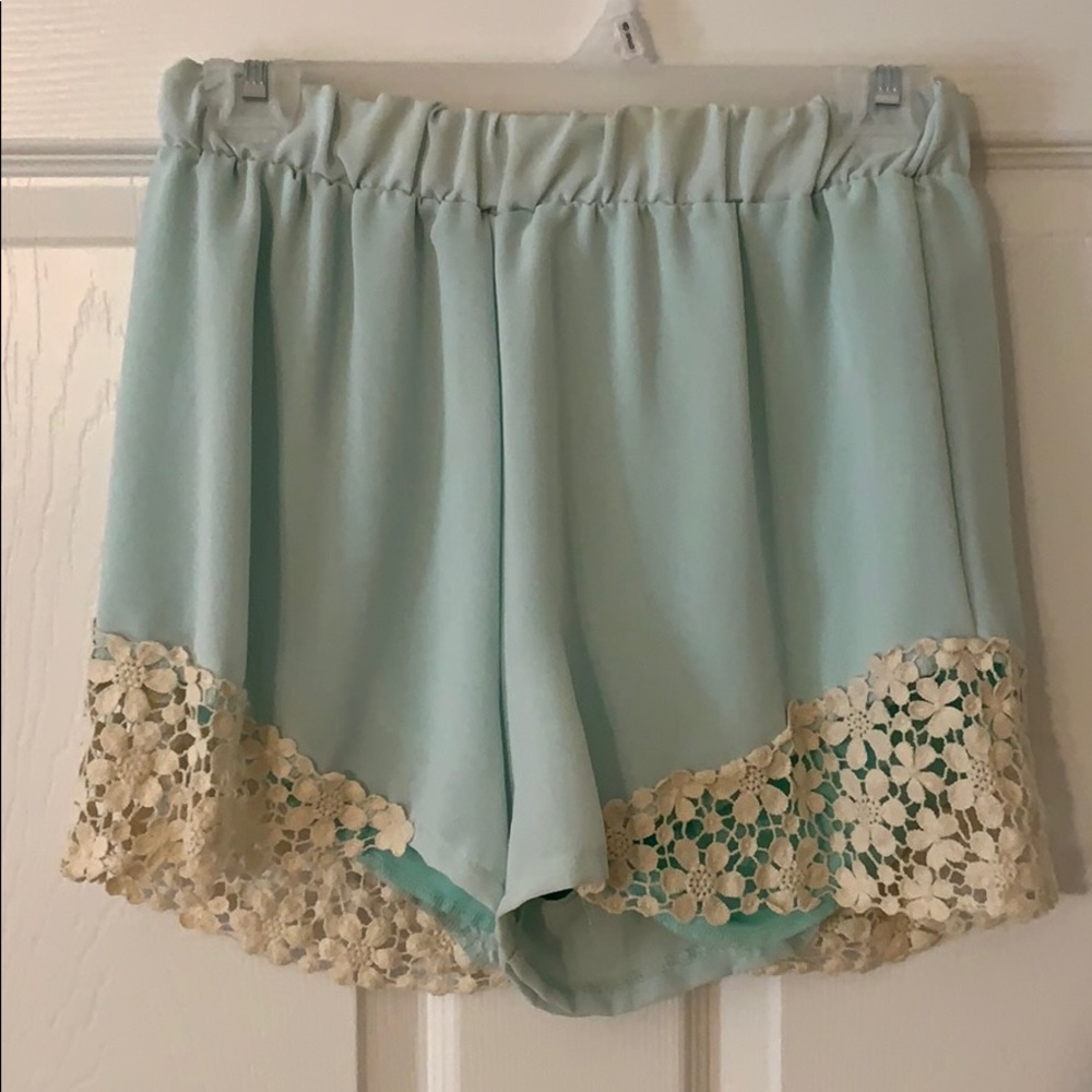 Shorts with lace bottom
